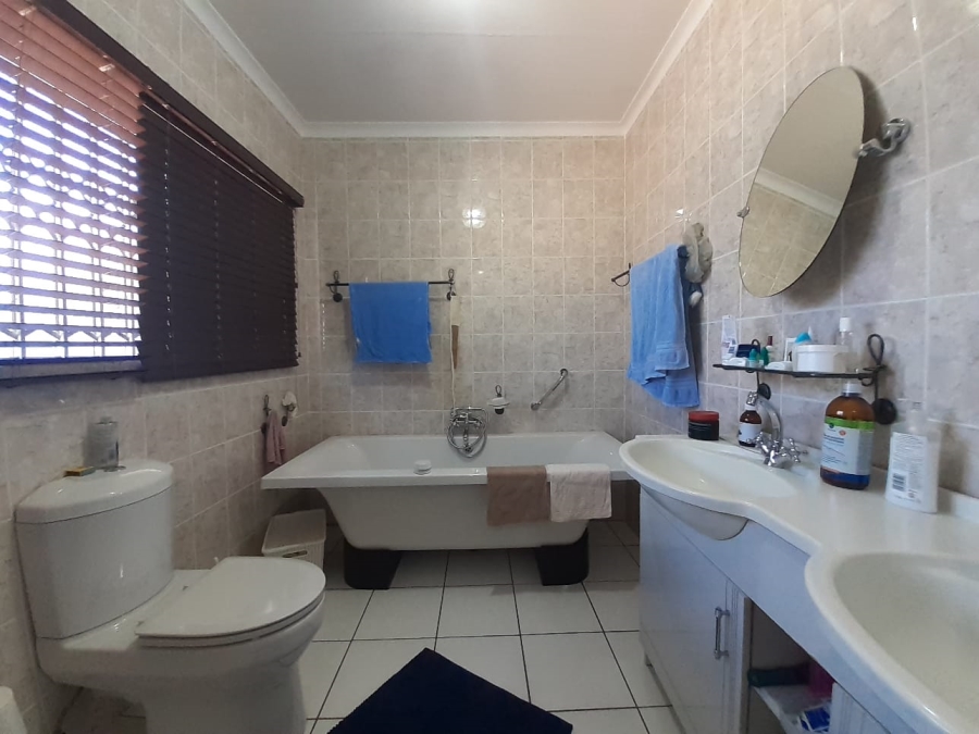 4 Bedroom Property for Sale in Vaalpark Free State